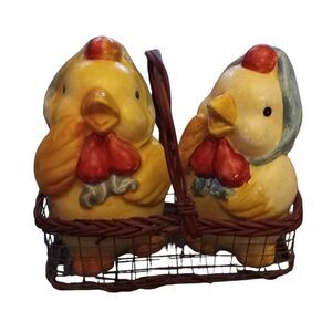 Vtg Hen Chick in Basket Susan Winget Cracker Barrel 4lx3.75t Salt Pepper Shakers